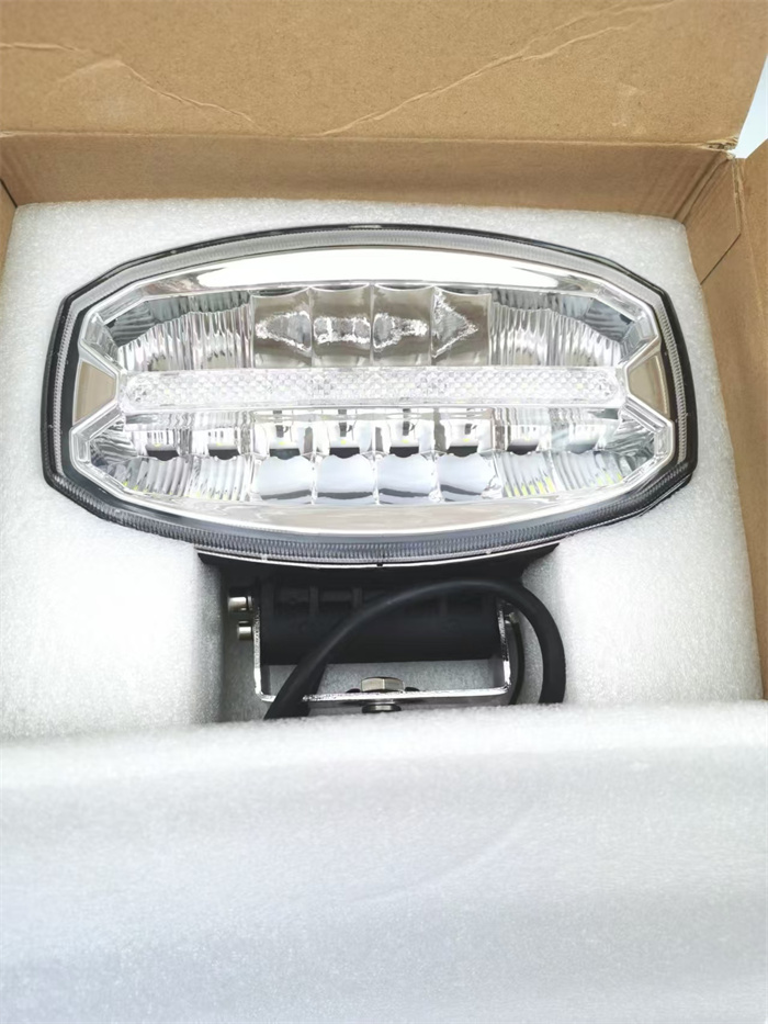 AAT-FL23-02 LED model top square work light fog light color can be amber and white truck fog light two-color work light LED ceiling lamp.